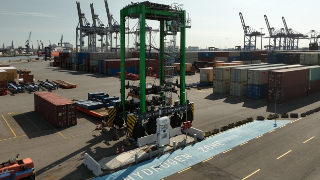 transportador contenedores hidrogeno puerto hamburgo 2