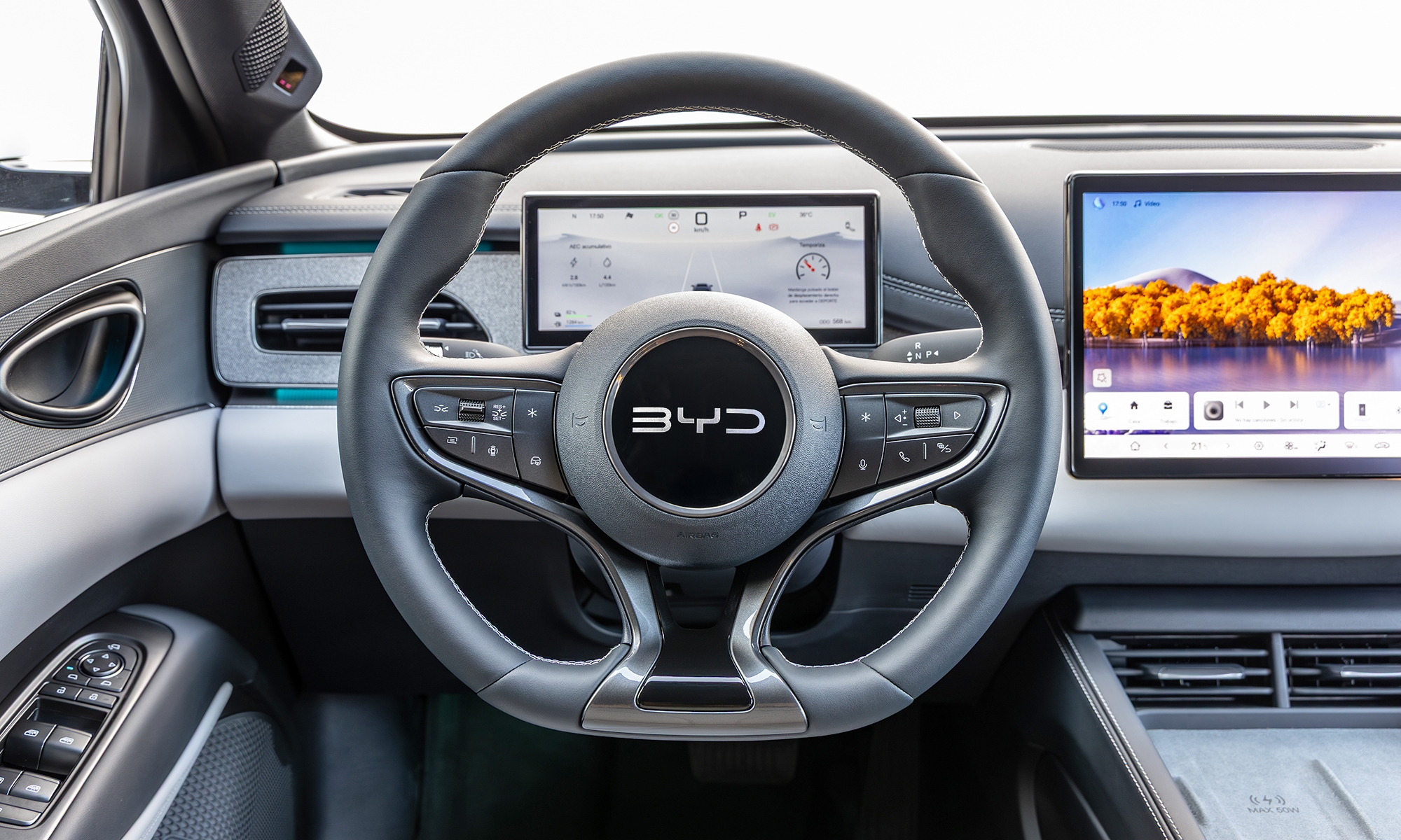 BYD, pese a sufrir una leve caída, sigue marcando cifras históricas de ventas de coches eléctricos.