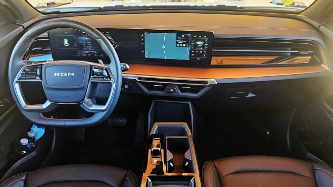 KGM Torres HEV 1.280 km autonomía motor tecnologia BYD barato MG HS (5)