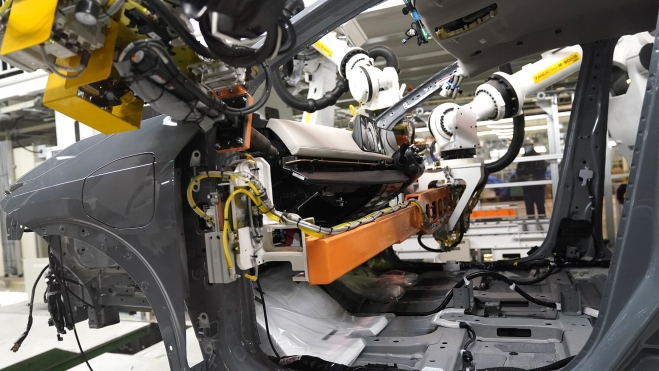 nissan cambia coches electricos por hibridos fabrica eeuu