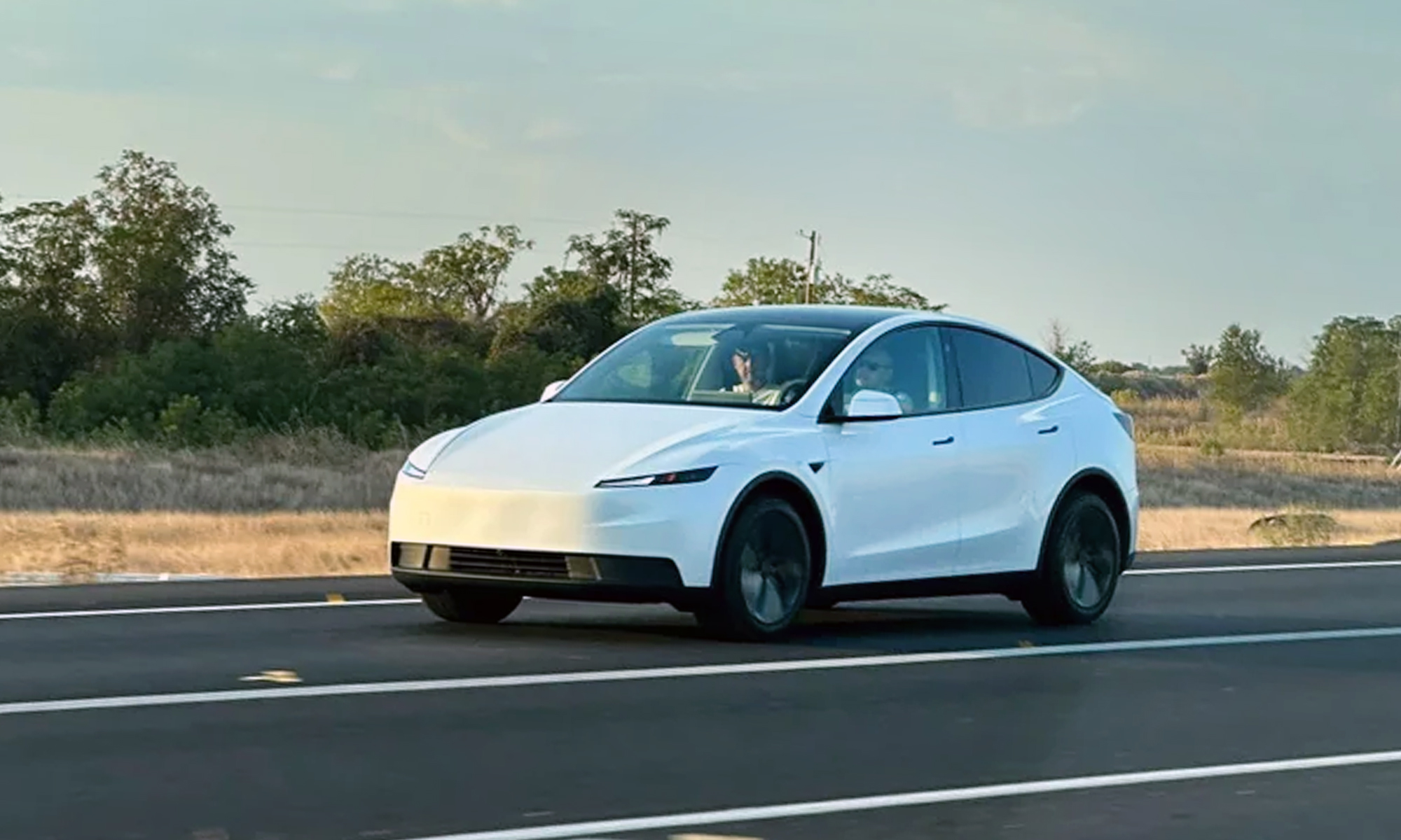 Se confirma la nueva imagen frontal del Tesla Model Y más accesible.