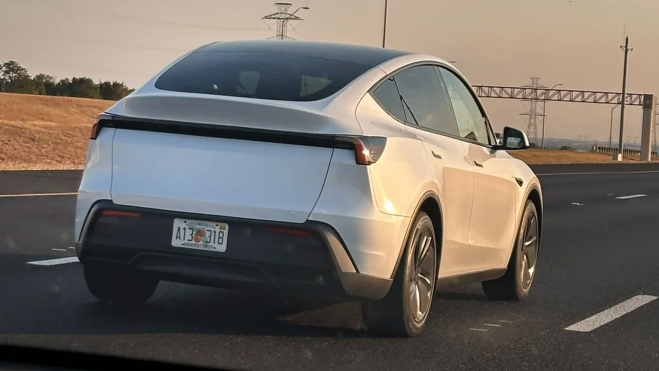 tesla model y standard 2