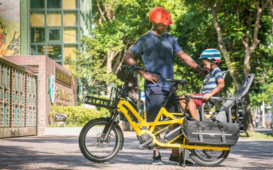  La bicicleta eléctrica Tern GSD cuenta con un cuadro robusto, componentes de alta gama. Sus múltiples accesorios le permiten transportar niños, adultos y objetos con la mayor seguridad. 
