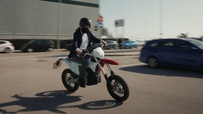 stark nueva gama motos electricas adventura carretera scooter 1 stark nueva gama motos electricas adventura carretera scooter 1