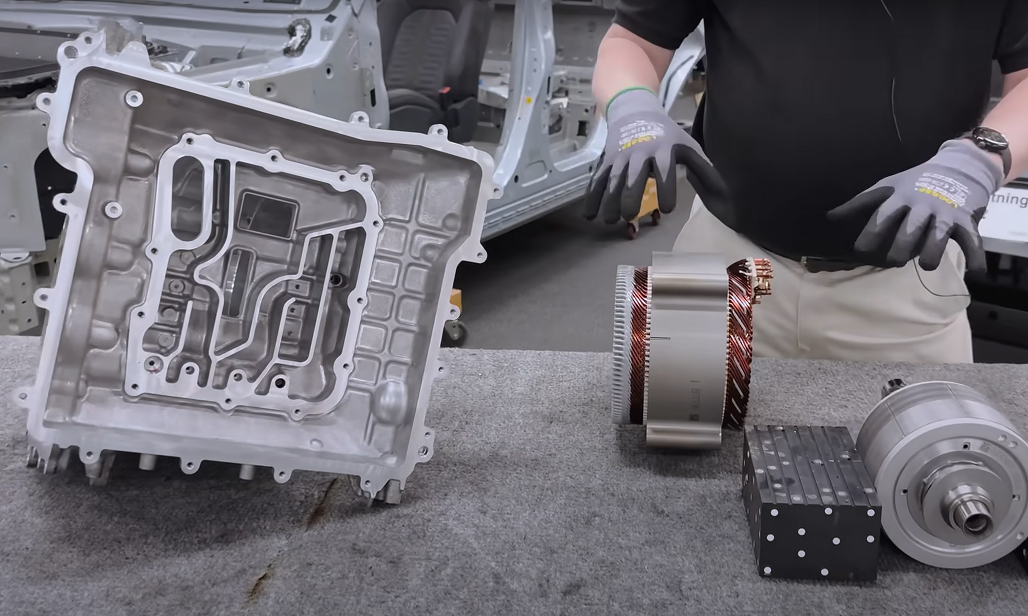 motor electrico tesla ford desmontado comprobar cual es mejor