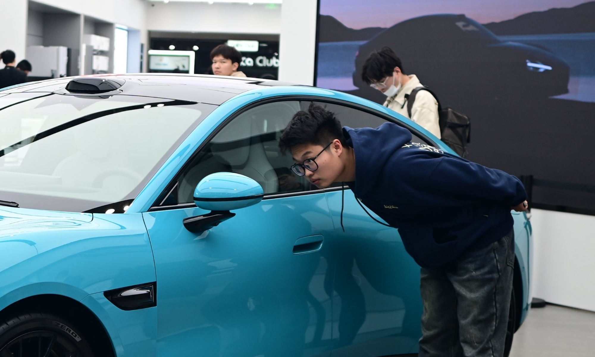 Cada vez son más los chinos que optan por un coche eléctrico o híbrido enchufable. Cada vez son más los chinos que optan por un coche eléctrico o híbrido enchufable.