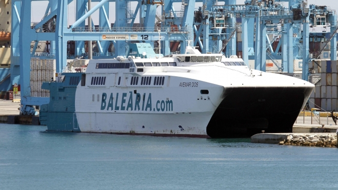 Ferry Balearia Tarifa 13.800 kwh baterías España Marruecos ferry eléctrico 40 minutos 225 coches y 800 pasajeros 2 Ferry Balearia Tarifa 13.800 kwh baterías España Marruecos ferry eléctrico 40 minutos 225 coches y 800 pasajeros 2