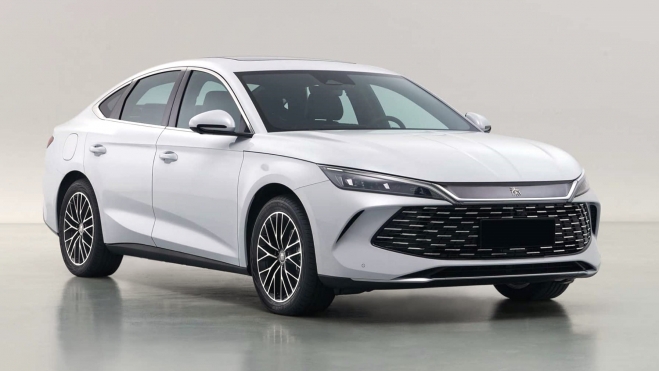 BYD QIN L PHEV 11.700 €,BYD 2,79 litros de gasolina 2.148 km autonomía 9 BYD QIN L PHEV 11.700 €,BYD 2,79 litros de gasolina 2.148 km autonomía 9