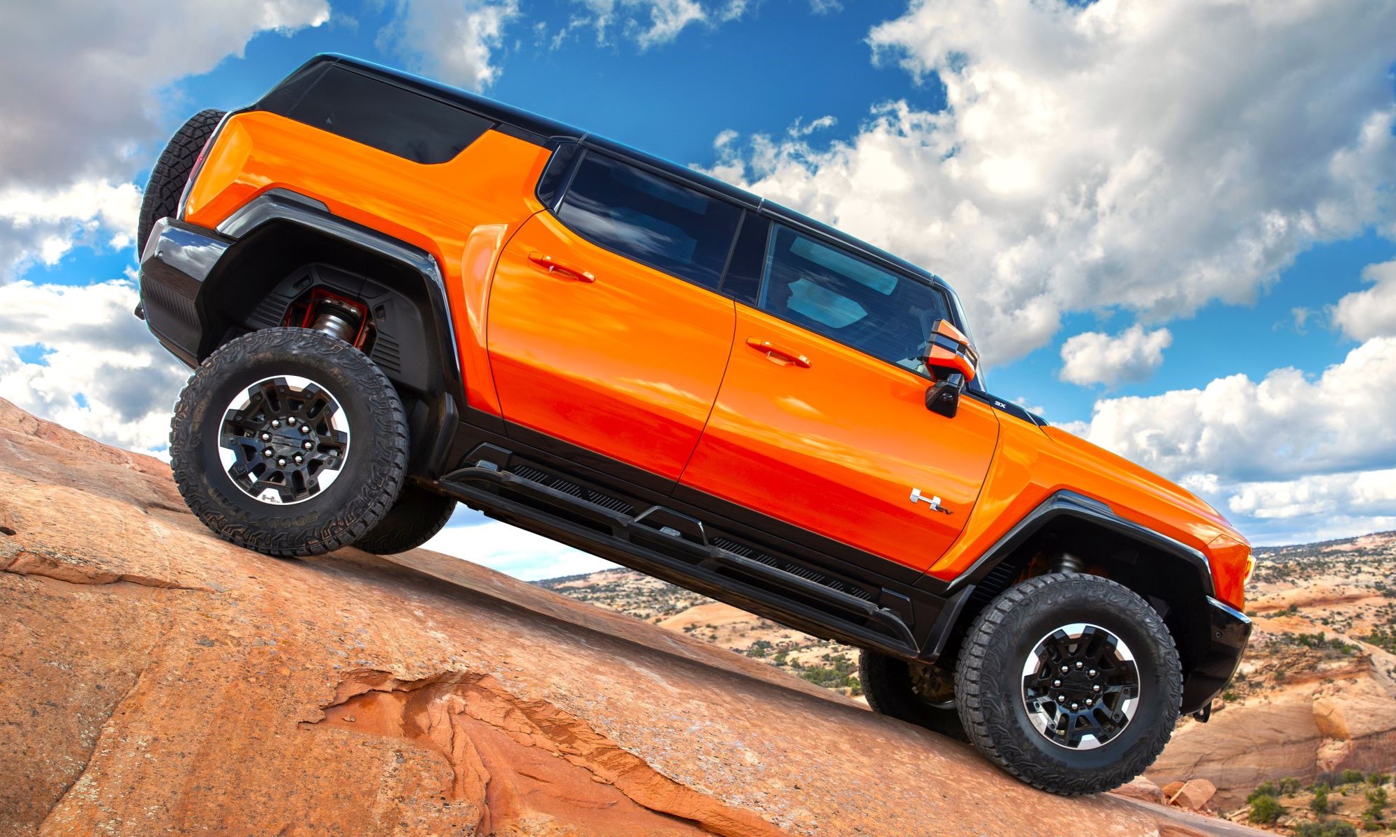 Fue un éxito de ventas, pero ahora es una pesadilla: el Hummer EV no se vende pese a contar con descuentos de hasta 34.500 euros. Fue un éxito de ventas, pero ahora es una pesadilla: el Hummer EV no se vende pese a contar con descuentos de hasta 34.500 euros.