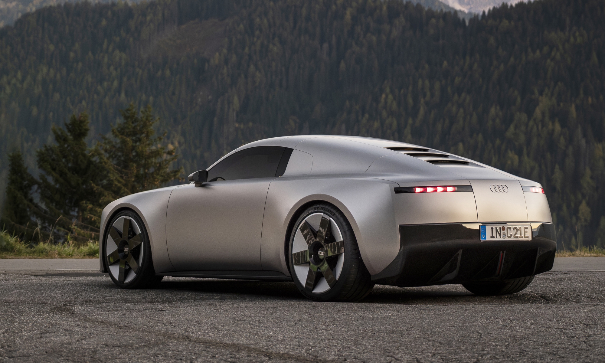 El Audi Concept C llegará al mercado en 2027 con muchos ases bajo la manga. El Audi Concept C llegará al mercado en 2027 con muchos ases bajo la manga.