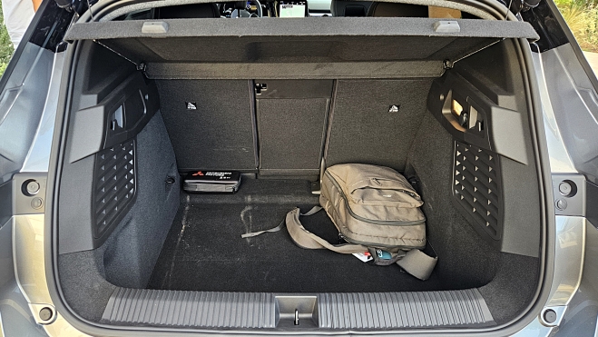 Mitsubishi Eclipse Cross 626 km autonomía 32050 euros 1.670 litros maletero (15)