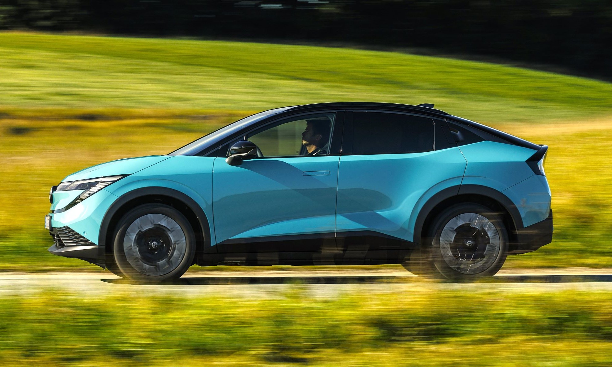 El nuevo Nissan LEAF se pondrá a la venta en España este mes: la buena noticia es que ha pulverizado su autonomía homologada.