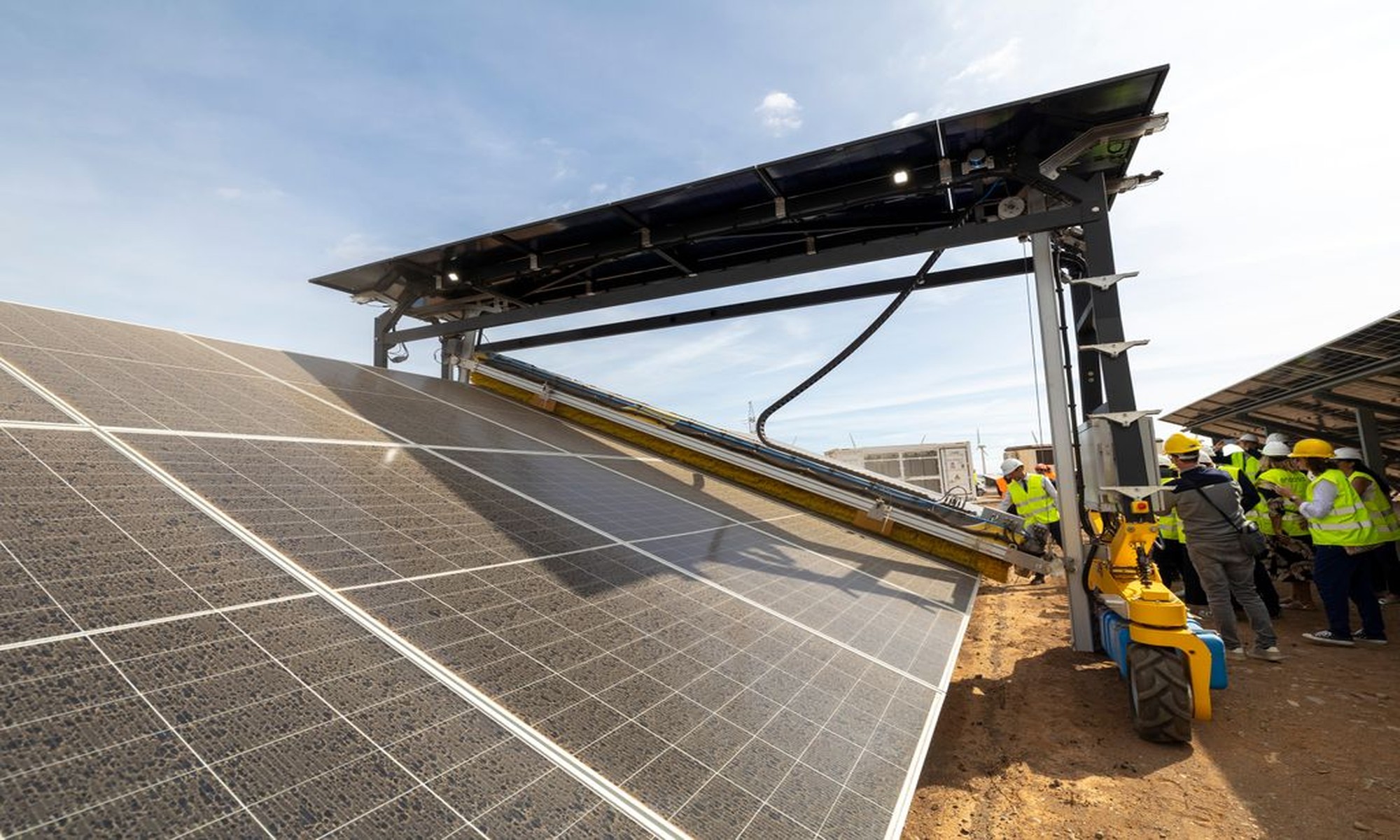 header 1760638072805 m 2000x1200