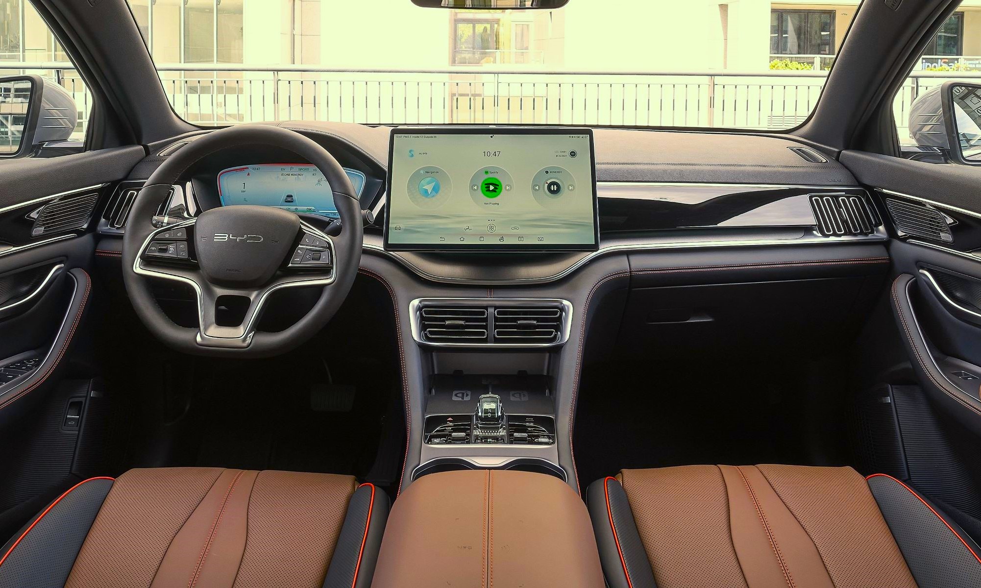 Más barato: así debería ser el coche híbrido enchufable de mayor venta en España debido a una decisión de la jefa de BYD en Europa, Stella Li. Más barato: así debería ser el coche híbrido enchufable de mayor venta en España debido a una decisión de la jefa de BYD en Europa, Stella Li.