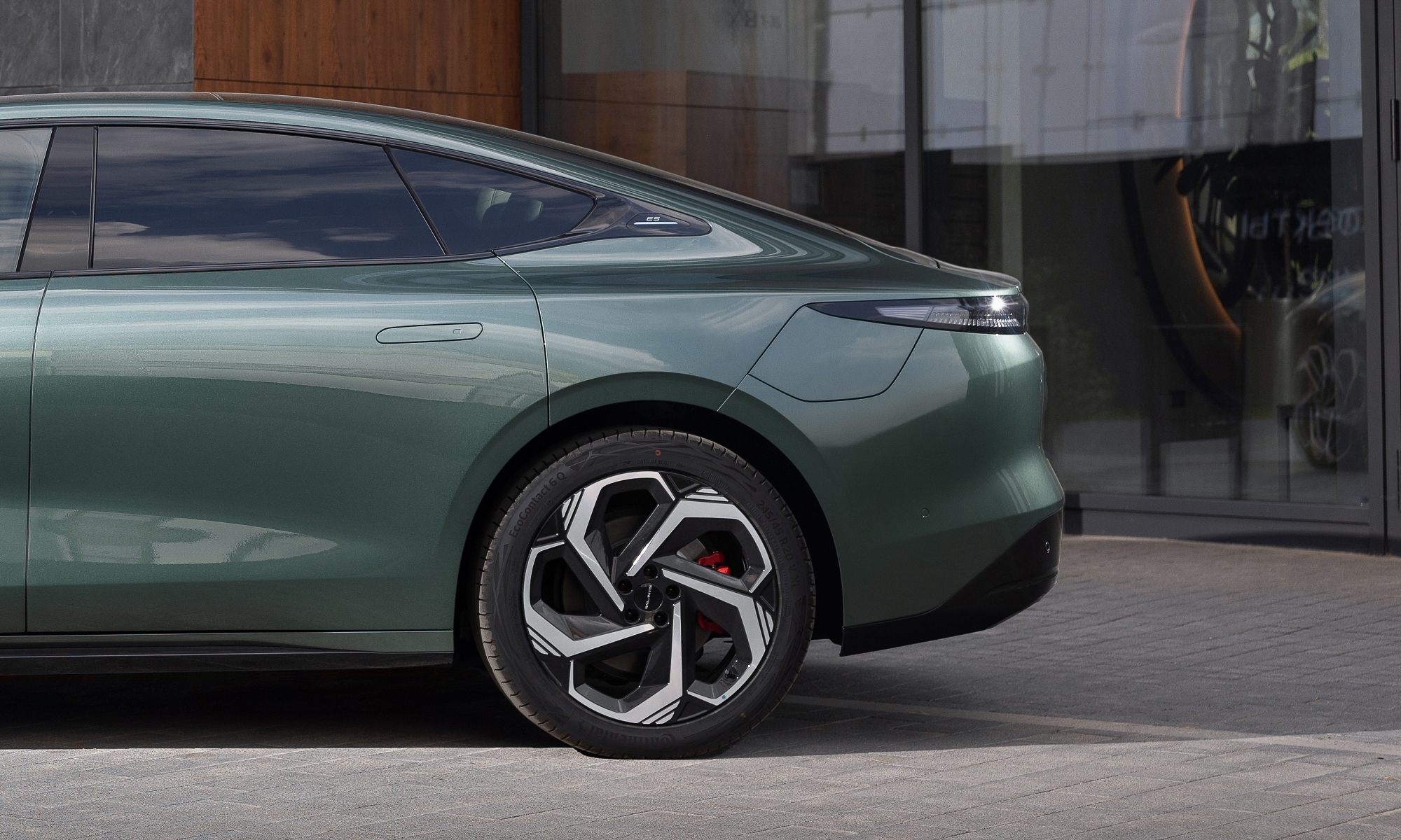 El Exlantix ES recibe ahora una importante mejora de rendimiento y autonomía.