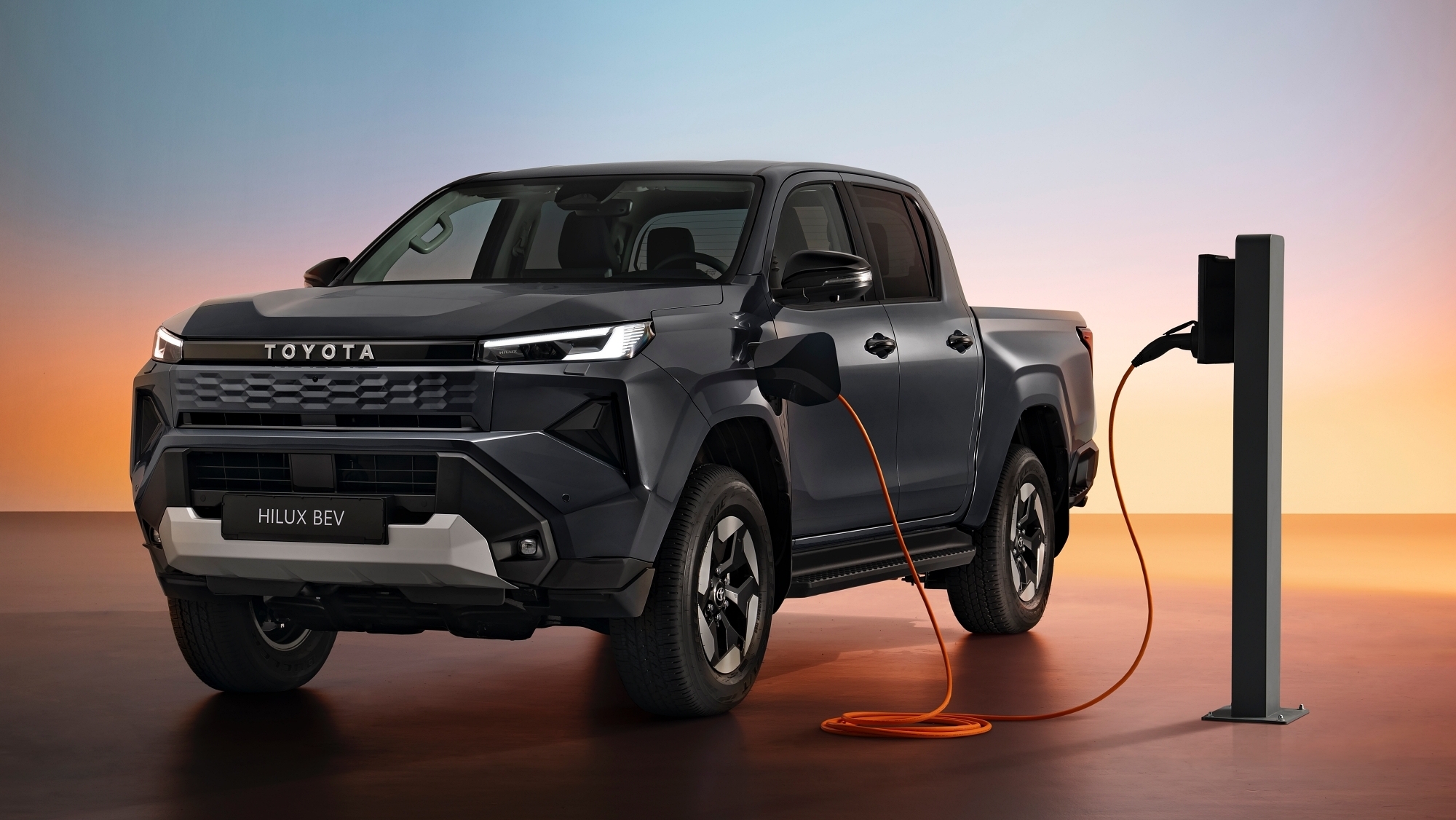 Toyota Hilux Eléctrica: La icónica pick-up se electrifica con una autonomía que genera dudas