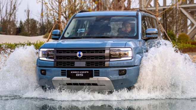 denza b5 retraso llegada europa 2026