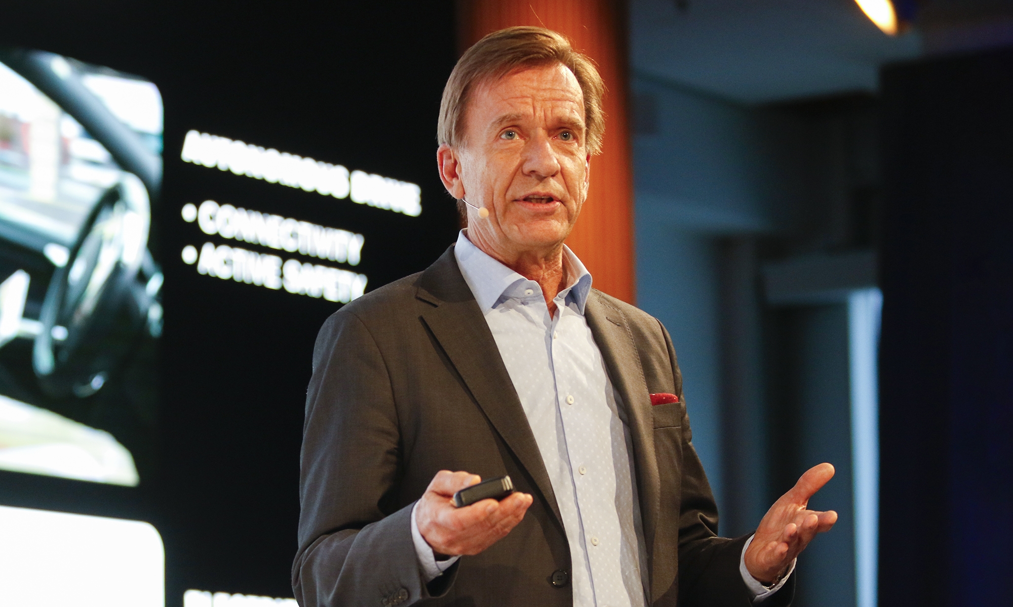 Hakan Samuelsson, CEO de Volvo, lanza una crítica contra sus rivales.