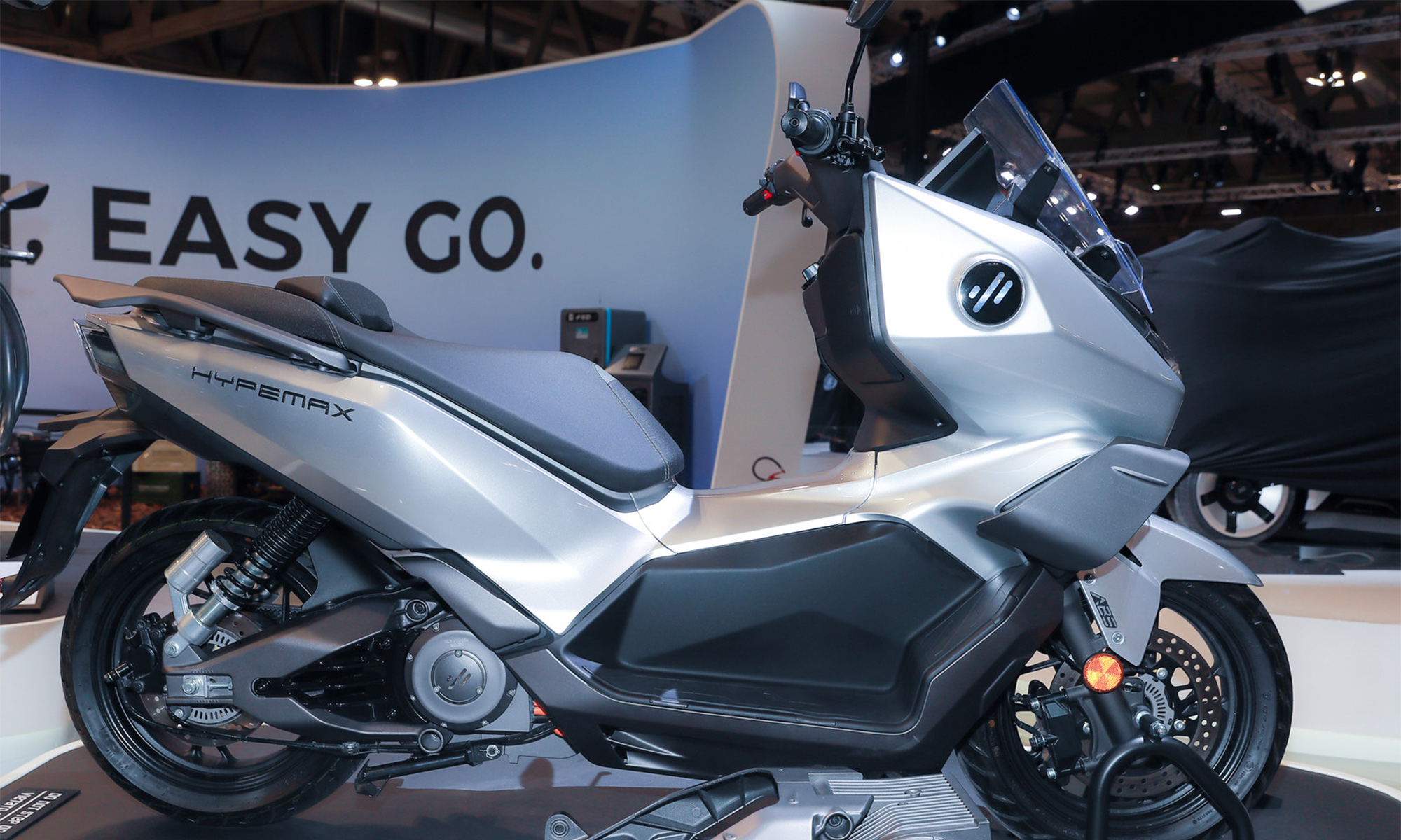 ezi hypemax maxiscooter electrico keeway cake 1