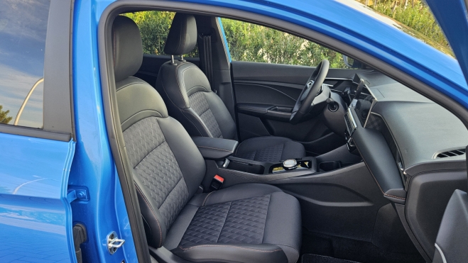 mg 3 16990 € 4,4 litros de gasolina197 CV MG Toyota Yaris (2)