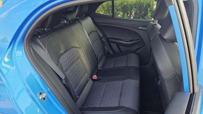 mg 3 16990 € 4,4 litros de gasolina197 CV MG Toyota Yaris (3)