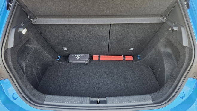 mg 3 16990 € 4,4 litros de gasolina197 CV MG Toyota Yaris (4)