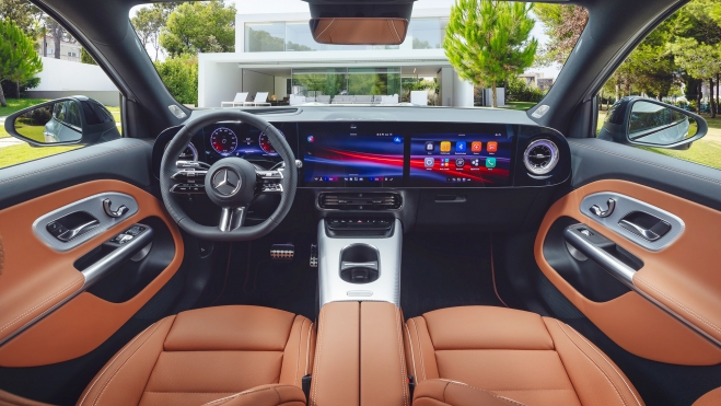 El Mercedes GLB eléctrico contará con una configuración de tres pantallas. El Mercedes GLB eléctrico contará con una configuración de tres pantallas.