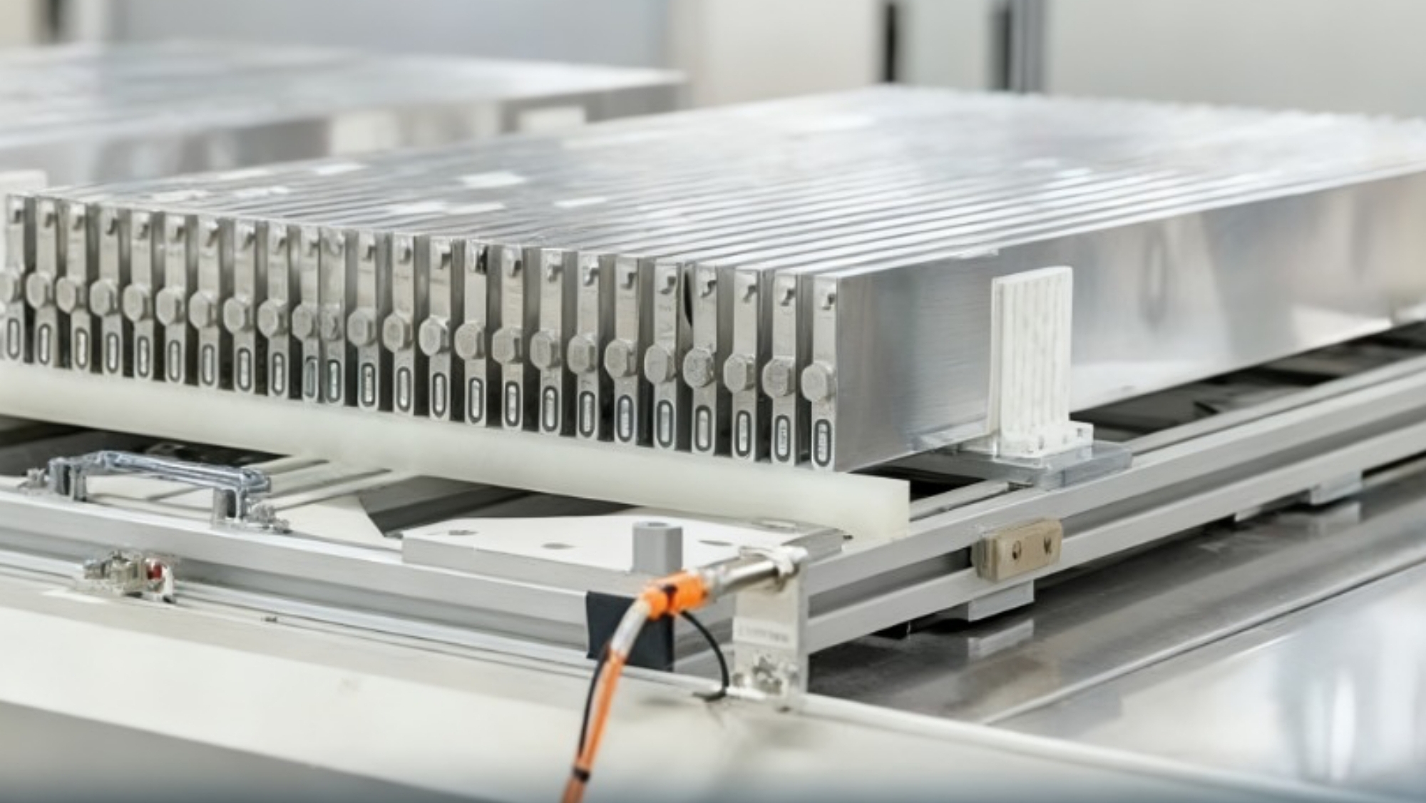 BYD redobla su apuesta por las baterías LFP: el camino hacia los 1.000 km de autonomía con seguridad y bajo coste