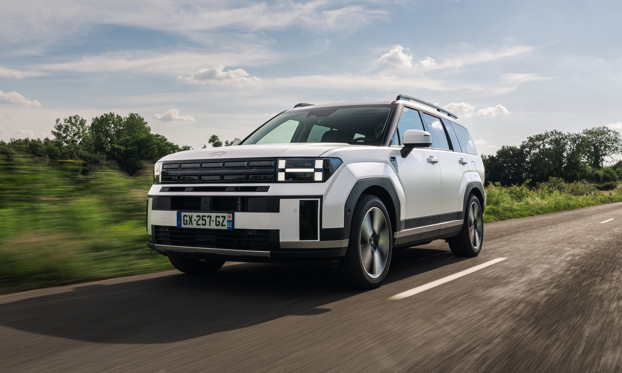 El Santa Fe PHEV es una apuesta muy equilibrada dentro del segmento D generalista.