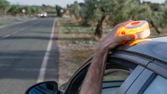 balizas v16 conectadas dgt nadie cuenta polemica balizas v16 conectadas dgt nadie cuenta polemica