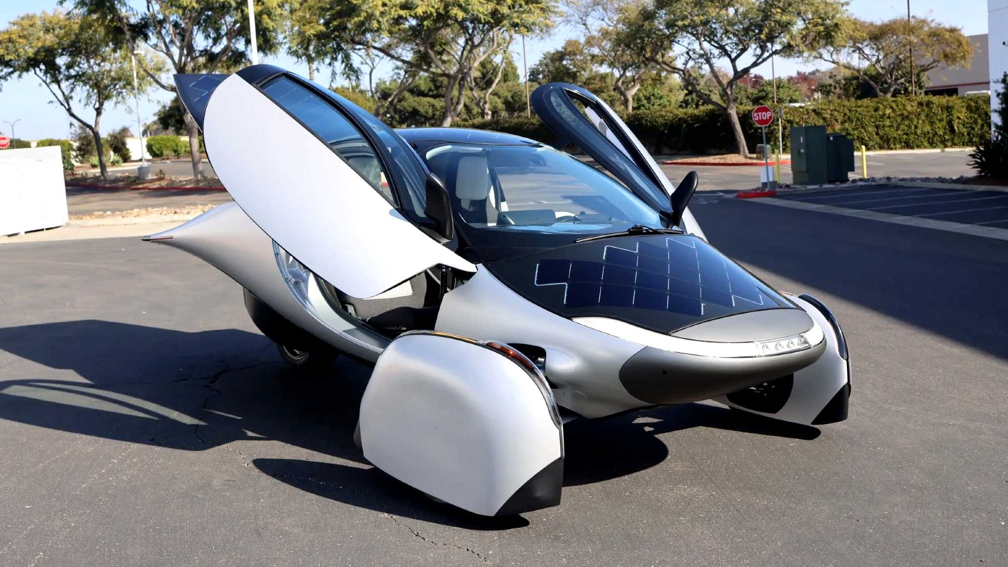 Aptera da un paso clave hacia la producción del coche solar más prometedor