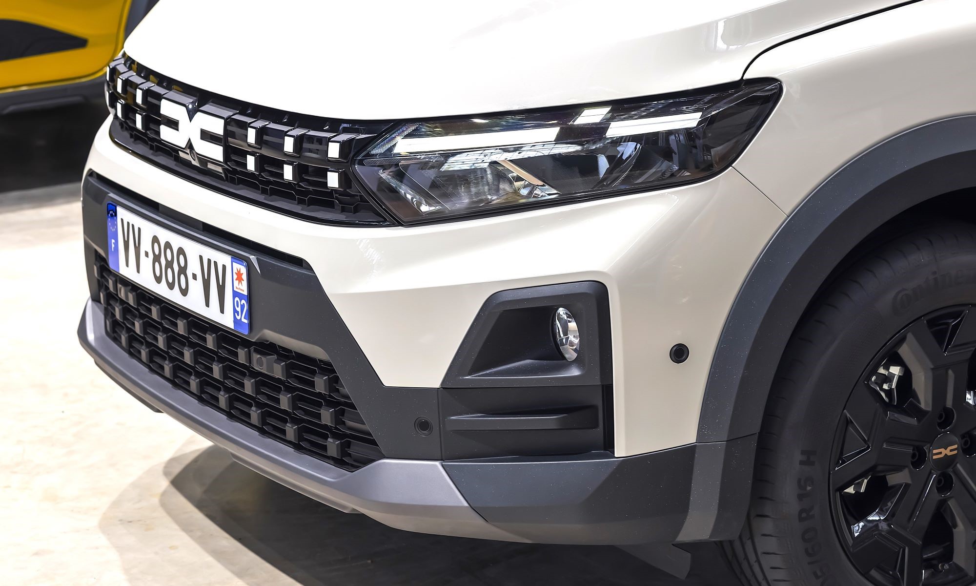 El nuevo híbrido de Dacia ya tiene precio. Y lo mejor es que sigue siendo barato y consume aún menos gasolina. 