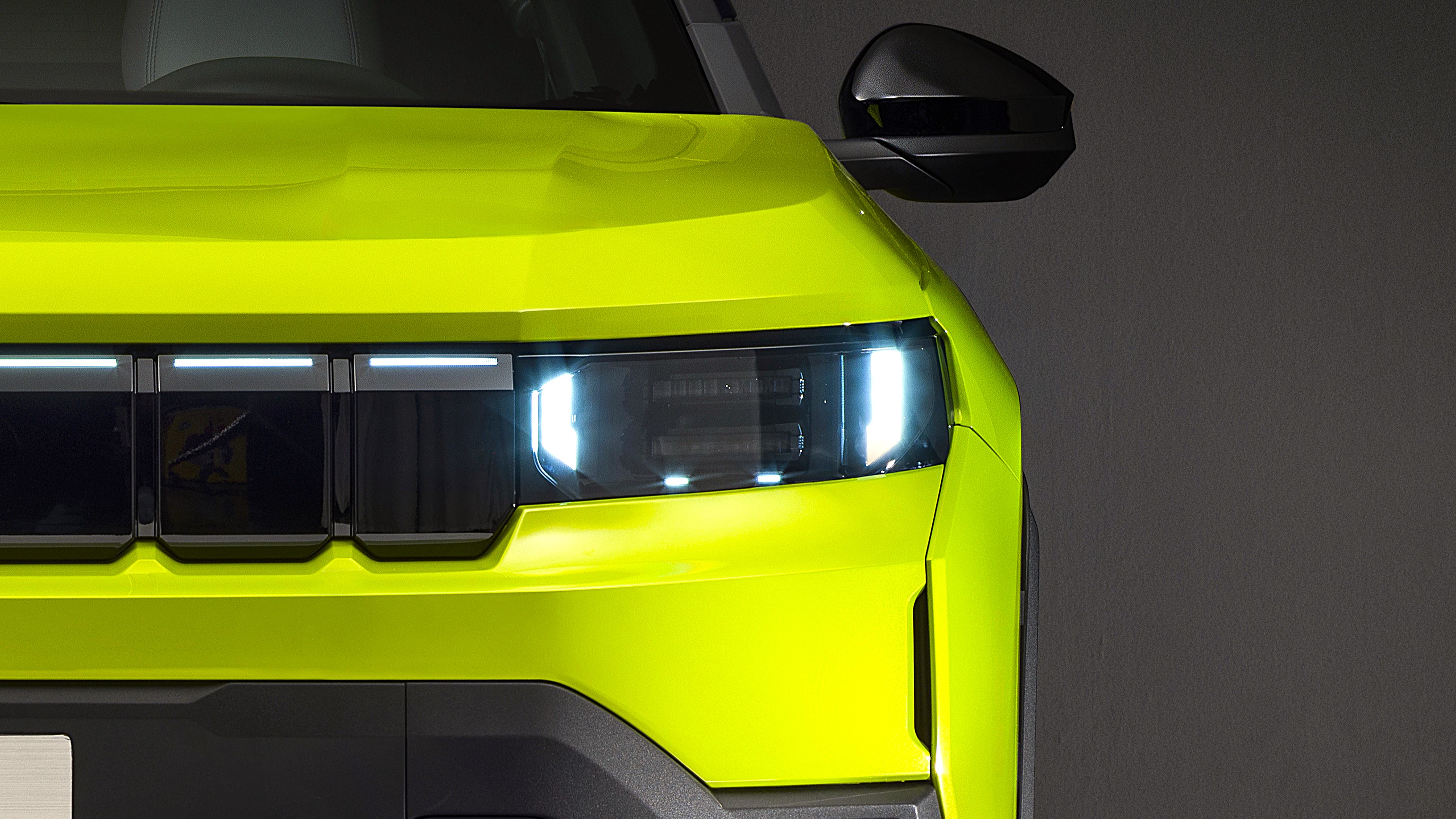 El CEO de Stellantis ya ha confirmado la llegada, para 2027, de un SUV 4x4 híbrido y eléctrico, un nuevo rival para el Dacia Duster.
