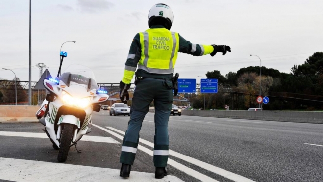 La Guardia Civil de Tráfico considera que el triángulo es fundamental en muchas situaciones. La Guardia Civil de Tráfico considera que el triángulo es fundamental en muchas situaciones.