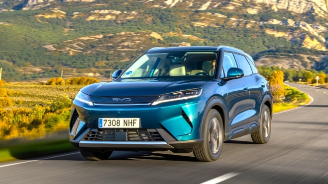 Este SUV híbrido enchufable de BYD, del que ya se aceptan pedidos en España, ofrece hasta 1.000 km autonomía. Este SUV híbrido enchufable de BYD, del que ya se aceptan pedidos en España, ofrece hasta 1.000 km autonomía.