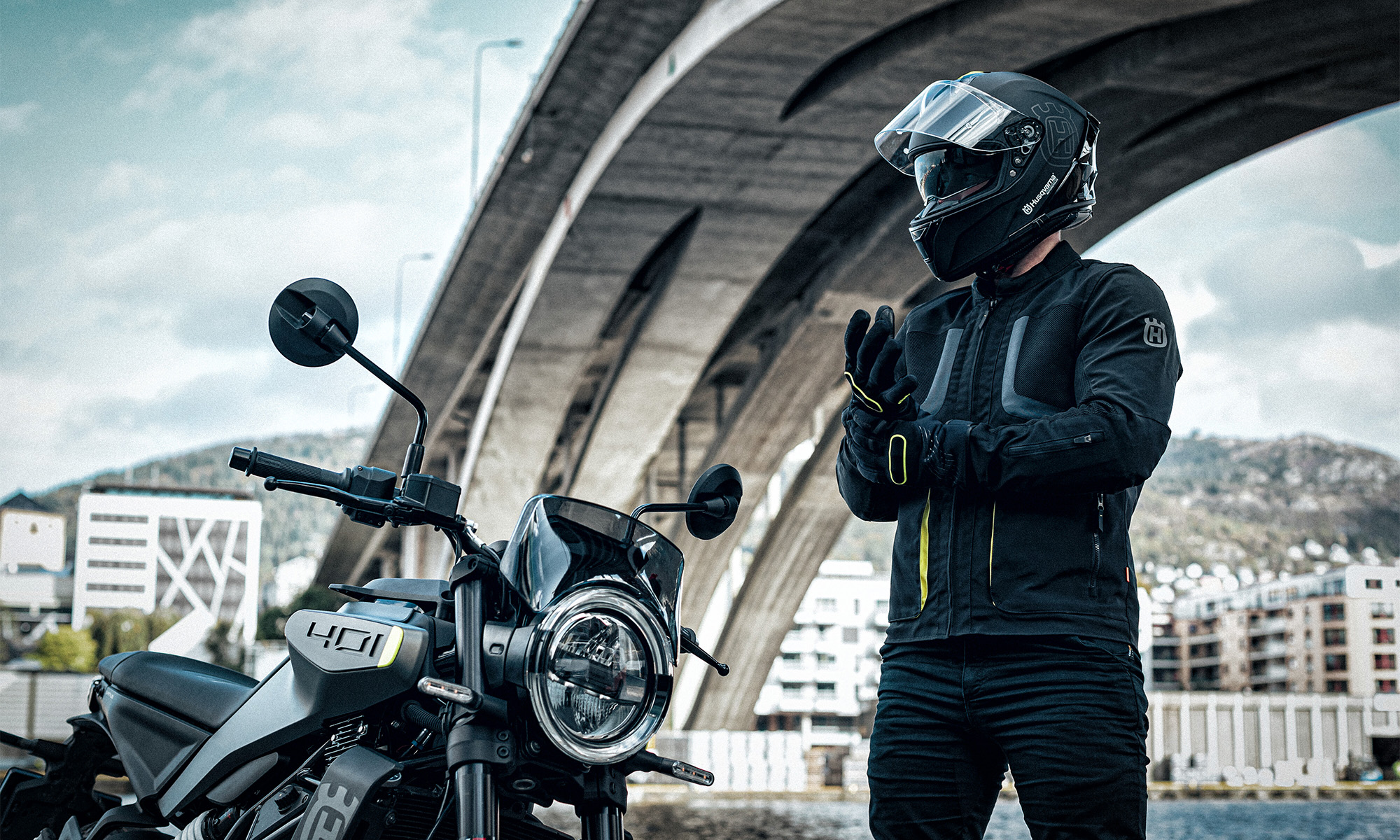 triumph motos electricas plataforma bajaj 2