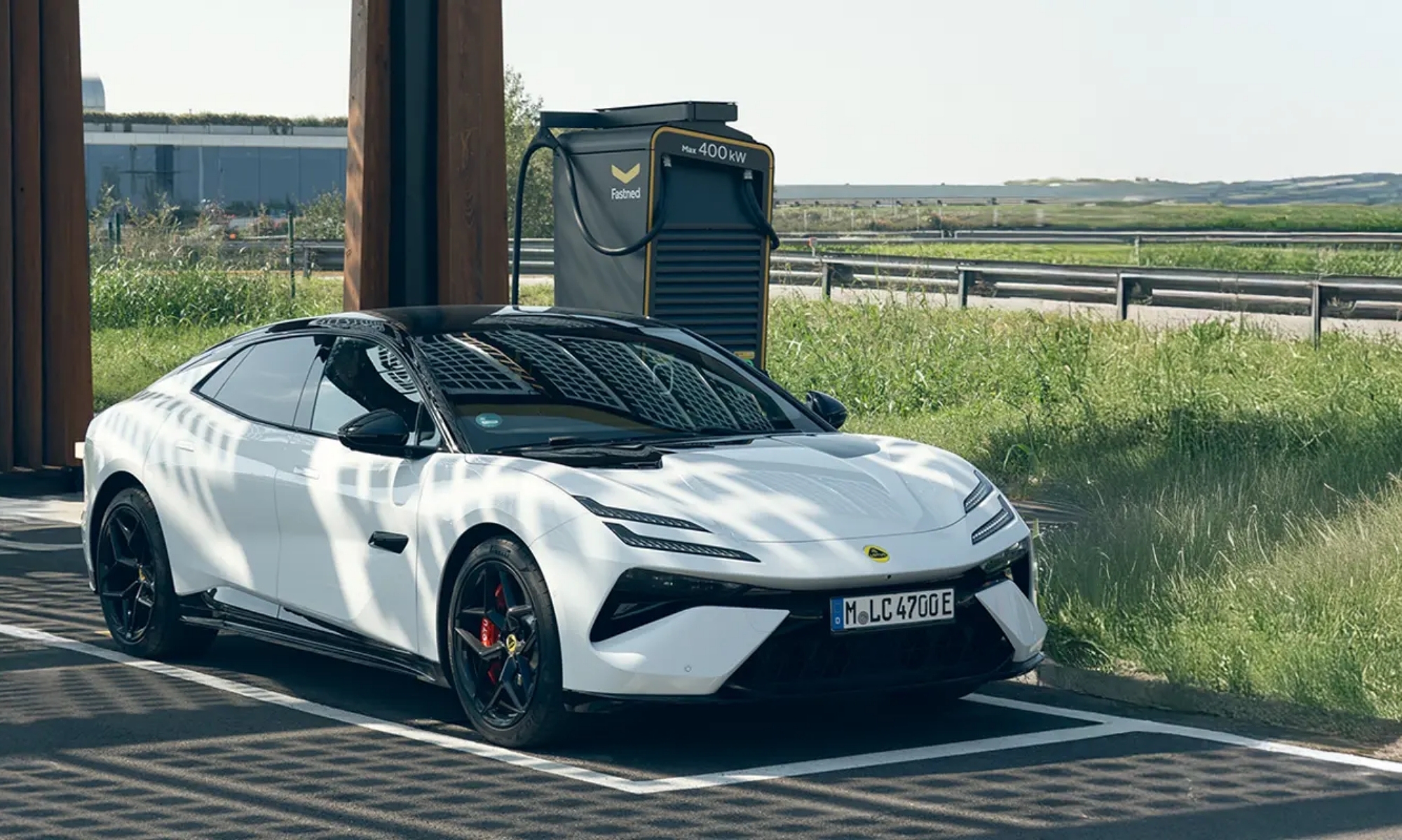 El Emeya es la primera y única berlina eléctrica fabricada por Lotus.