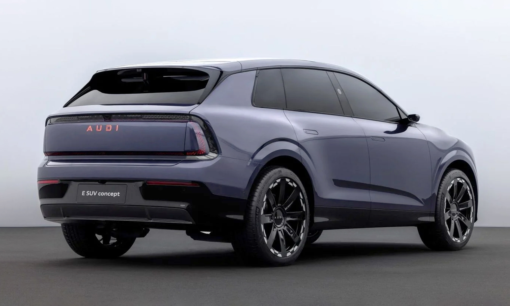 El AUDI E SUV Concept se presenta con una estética muy esperada.