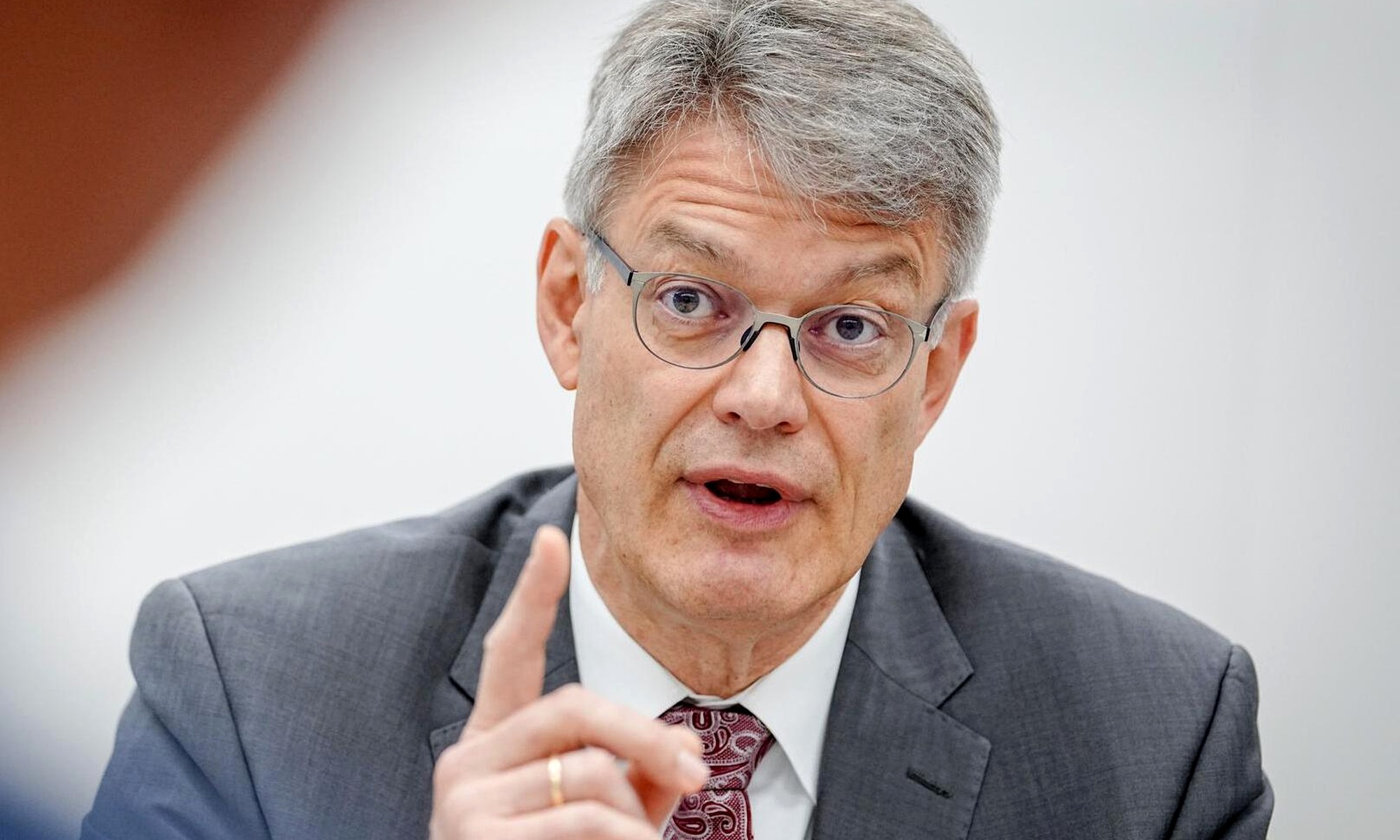 patrick schnieder optimized 2000x1200