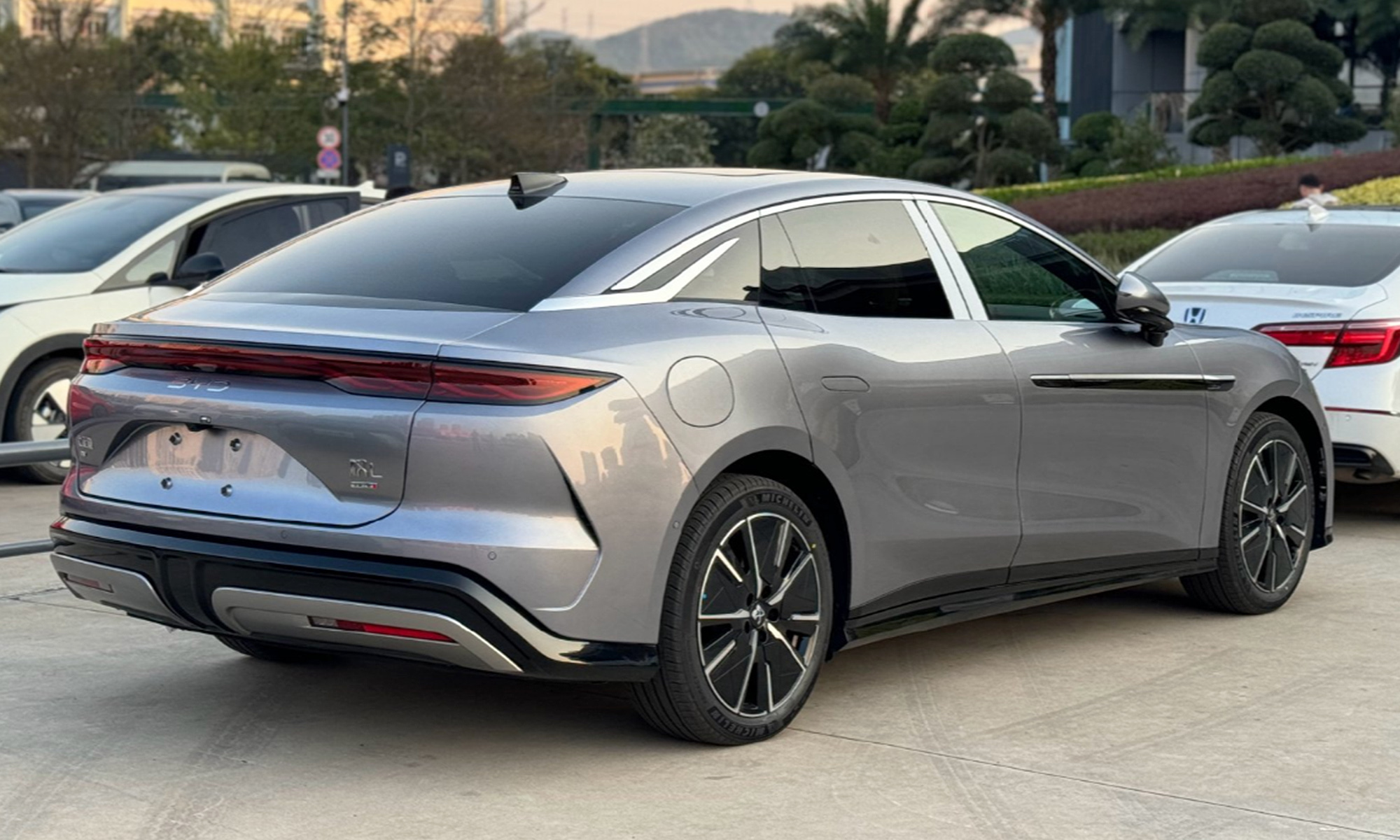 byd han l precio carga ultrarrapida 10 minutos 4