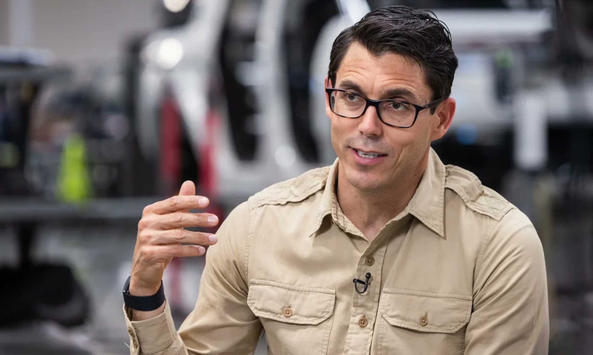 ceo rivian rj scaringe valora positivo fin ayudas coches electricos 1