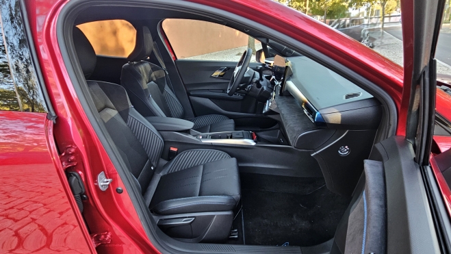 Renault Clio 2026 consumo 3,9 litros gasolina comportamiento dinamico peros (3) Renault Clio 2026 consumo 3,9 litros gasolina comportamiento dinamico peros (3)