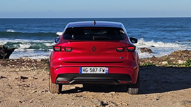 Renault Clio 2026 consumo 3,9 litros gasolina comportamiento dinamico peros (19) Renault Clio 2026 consumo 3,9 litros gasolina comportamiento dinamico peros (19)