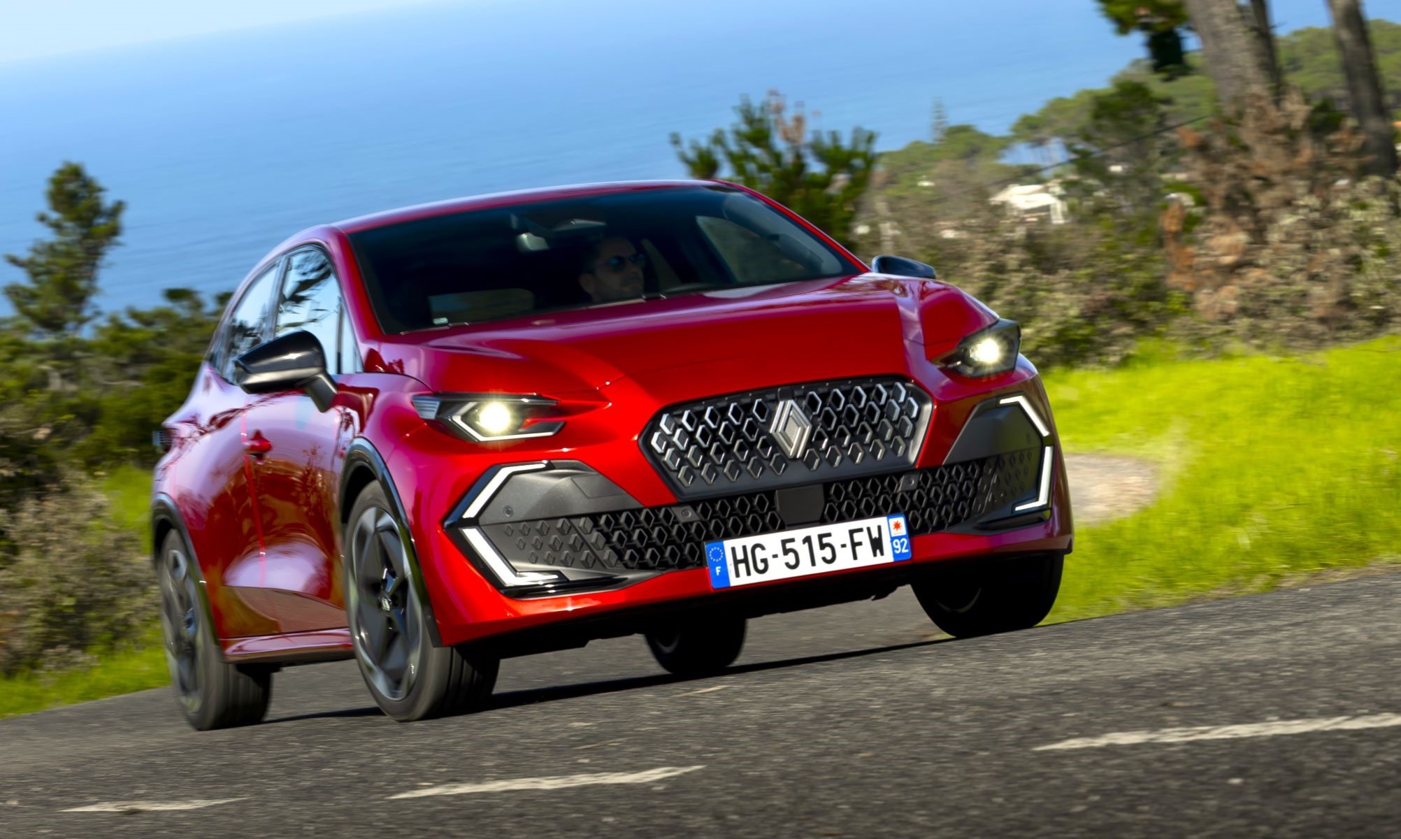 La versión híbrida del Renault Clio muestra algunos 'peros', aunque gasta muy poca gasolina para sus 160 CV.