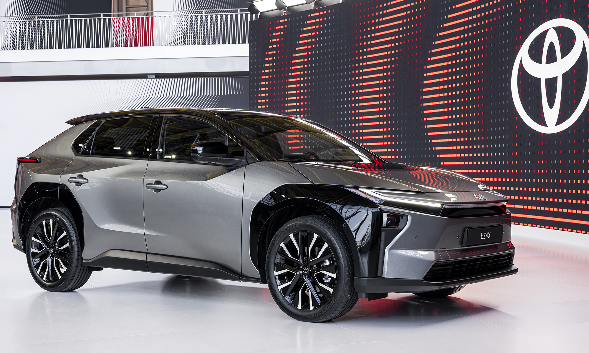 toyota alianzas europa ecosistema recarga coches electricos híbridos enchufables phev 2