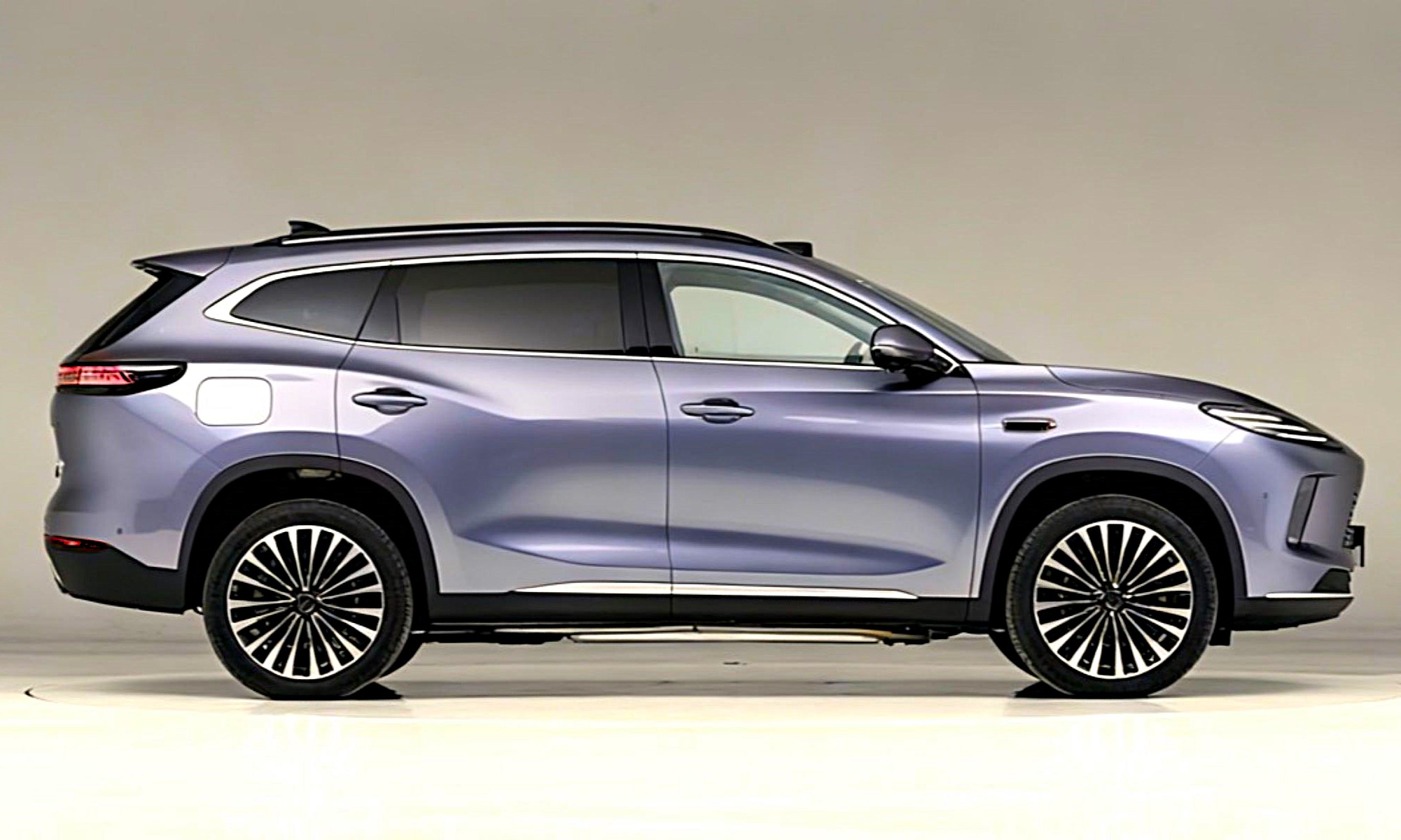 Exeed es la marca premium del Grupo Chery, propietario de OMODA y JAECOO. Es muy probable que el Exlantix MX llegue a España.