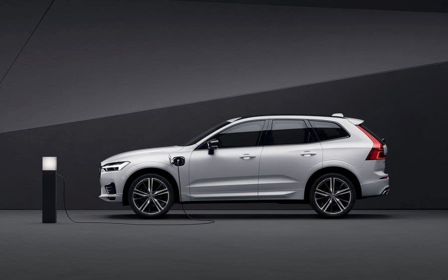  Volvo XC60 Recharge 