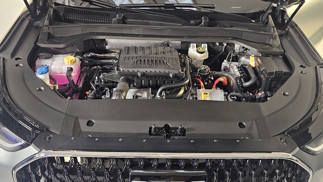 EBRO s900 Gasta 1,7 L100 km fabrica España 1.050 km autonomía 425 CV (4)