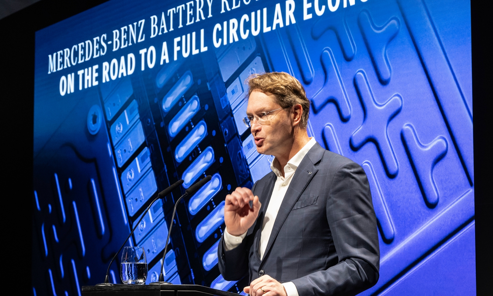 Olla Kallenius es quien toma las decisiones de Mercedes y cada vez es más criticado.