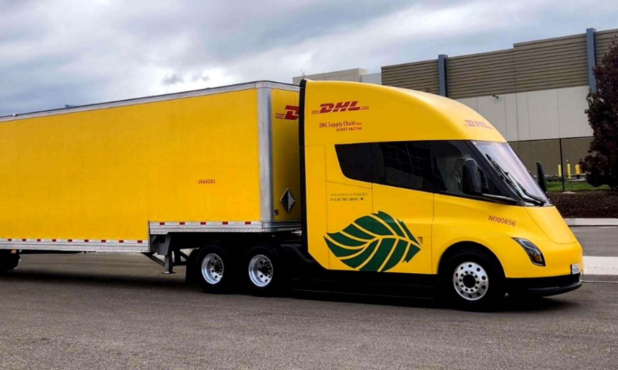 Tesla Semi DHL